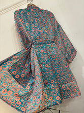 Load image into Gallery viewer, New Arrival Short Kimono