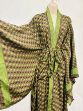 Load image into Gallery viewer, Kimono UK 8-22 Style 4
