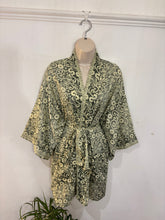 Load image into Gallery viewer, New Arrival Short Kimono