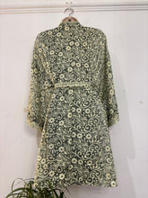Load image into Gallery viewer, New Arrival Short Kimono