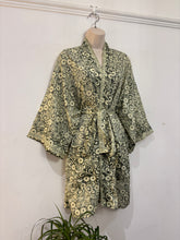 Load image into Gallery viewer, New Arrival Short Kimono