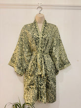 Load image into Gallery viewer, New Arrival Short Kimono