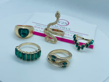 Load image into Gallery viewer, Green Gold Snake Ring Set