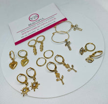 Load image into Gallery viewer, Huggie Hoops Earrings Set