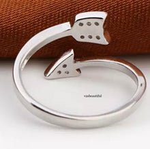 Load image into Gallery viewer, sterling sliver Cupid’s Arrow Ring