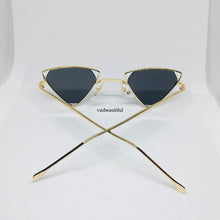 Load image into Gallery viewer, Black Triangle Sunglasses