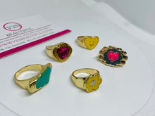 Load image into Gallery viewer, Smiley Face Chunky Ring Gold Set