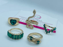 Load image into Gallery viewer, Green Gold Snake Ring Set