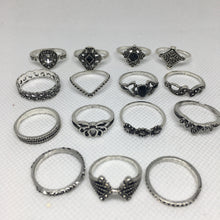 Load image into Gallery viewer, Vintage Hollow Punk Knuckle Rings Set