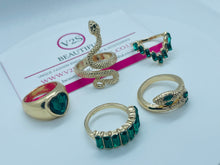 Load image into Gallery viewer, Green Gold Snake Ring Set