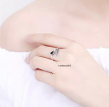 Load image into Gallery viewer, Sterling Silver Arrow Ring