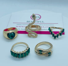 Load image into Gallery viewer, Green Gold Snake Ring Set