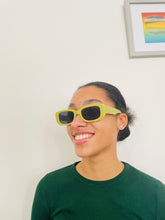 Load image into Gallery viewer, Green 90s Sunglasses