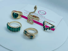 Load image into Gallery viewer, Green Gold Snake Ring Set