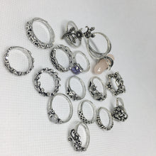 Load image into Gallery viewer, Vintage Crystal Ring Set 